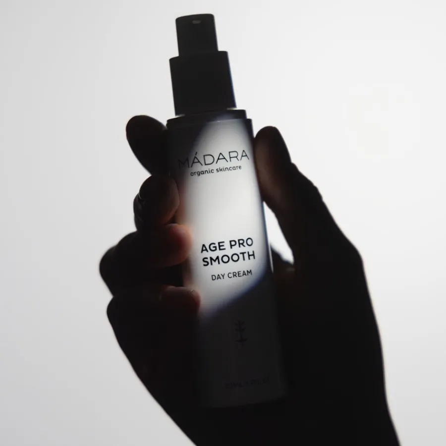 Mu00C1DARA Age Pro Smooth Tagescreme von MÁDARA Hot