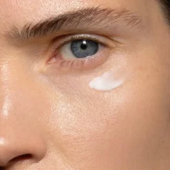 Mu00C1DARA Augenpflege RETINOL ALTERNATIVE Plant-Powered Eye Serum von MÁDARA