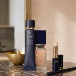 Clu00E9 de Peau Beautu00E9 Clé de Peau Beauté Radiant Fluid Foundation Matte