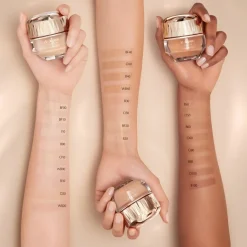 Clu00E9 de Peau Beautu00E9 Clé de Peau Beauté The Foundation