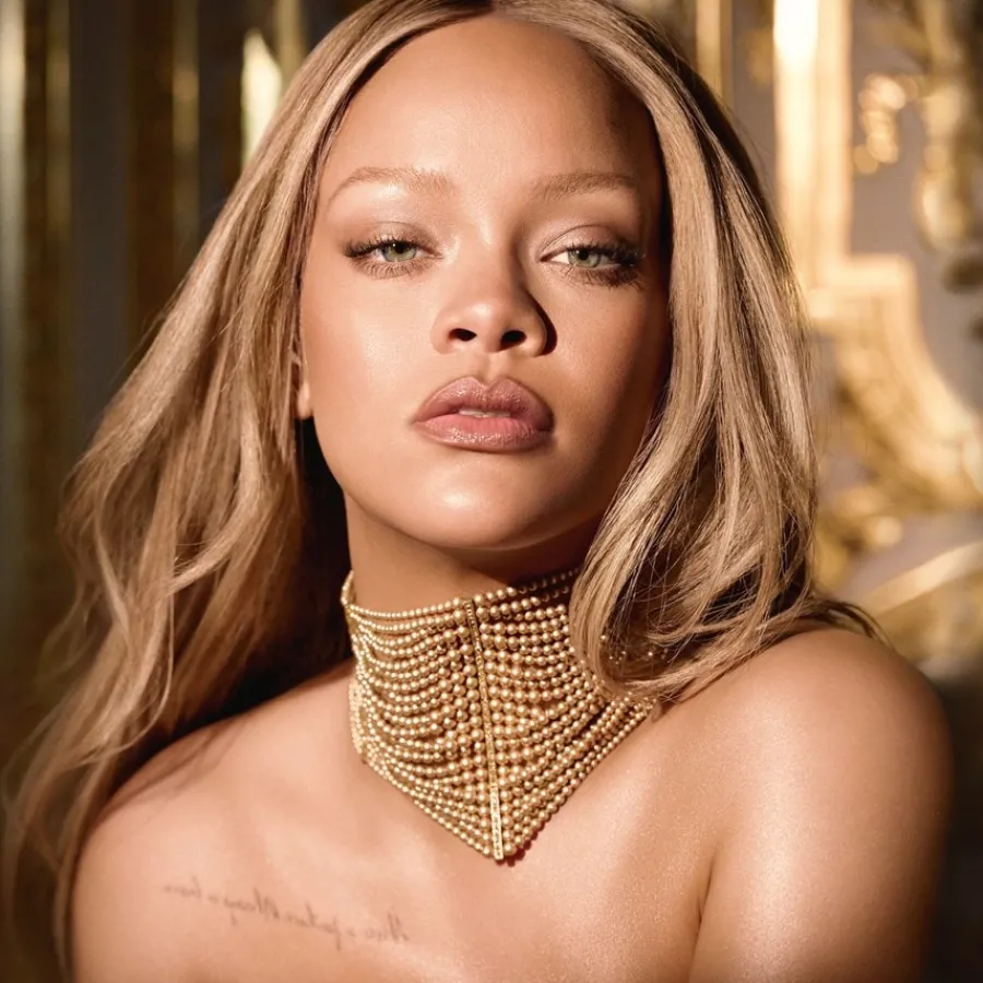 DIOR J'adore Eau de Parfum Spray inkl. Foundation Sponge