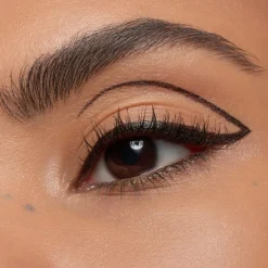 Essence Eyeliner & Kajal Eyeliner Pen Extra Long-Lasting von