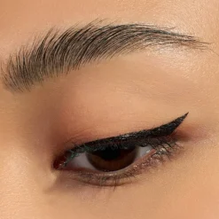 Essence Eyeliner & Kajal Quick Wing! Stamp Eyeliner von
