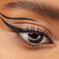 Essence Eyeliner & Kajal Stay & Play Gel Eyeliner von Hot