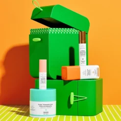 Drunk Elephant Feuchtigkeitspflege Resort to This Set von