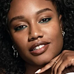 smashbox Foundation Halo Healthy Glow All-in-One Tinted Moisturizer SPF25 von