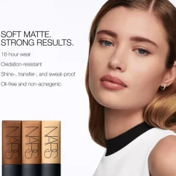 NARS Foundation Soft Matte Complete Foundation von