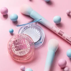 Essence Harley Quinn Meta Glow Highlighter von
