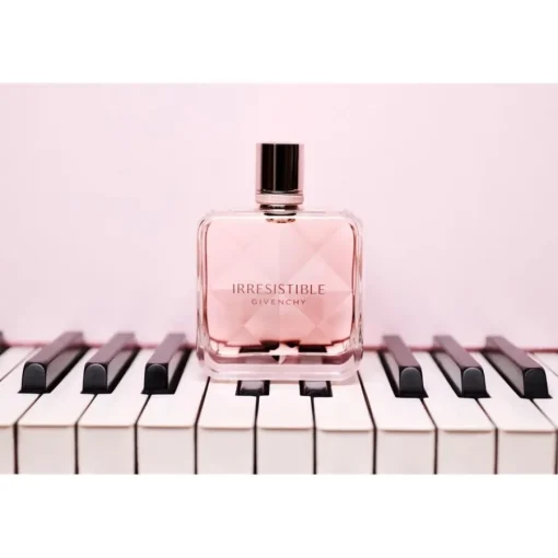 GIVENCHY IRRÉSISTIBLE Eau de Parfum Spray von