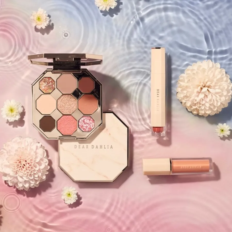DEAR DAHLIA Lidschatten Blooming Edition Secret Garden Palette Tea Party von