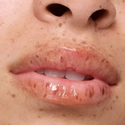 Essence Lippenpflege The Super Peptide Glossy Lip Treatmen von Discount