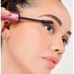 Benefit Mascara BADgal Bounce -  Volumenspendende Mascara mit doppelseitiger Bürste von