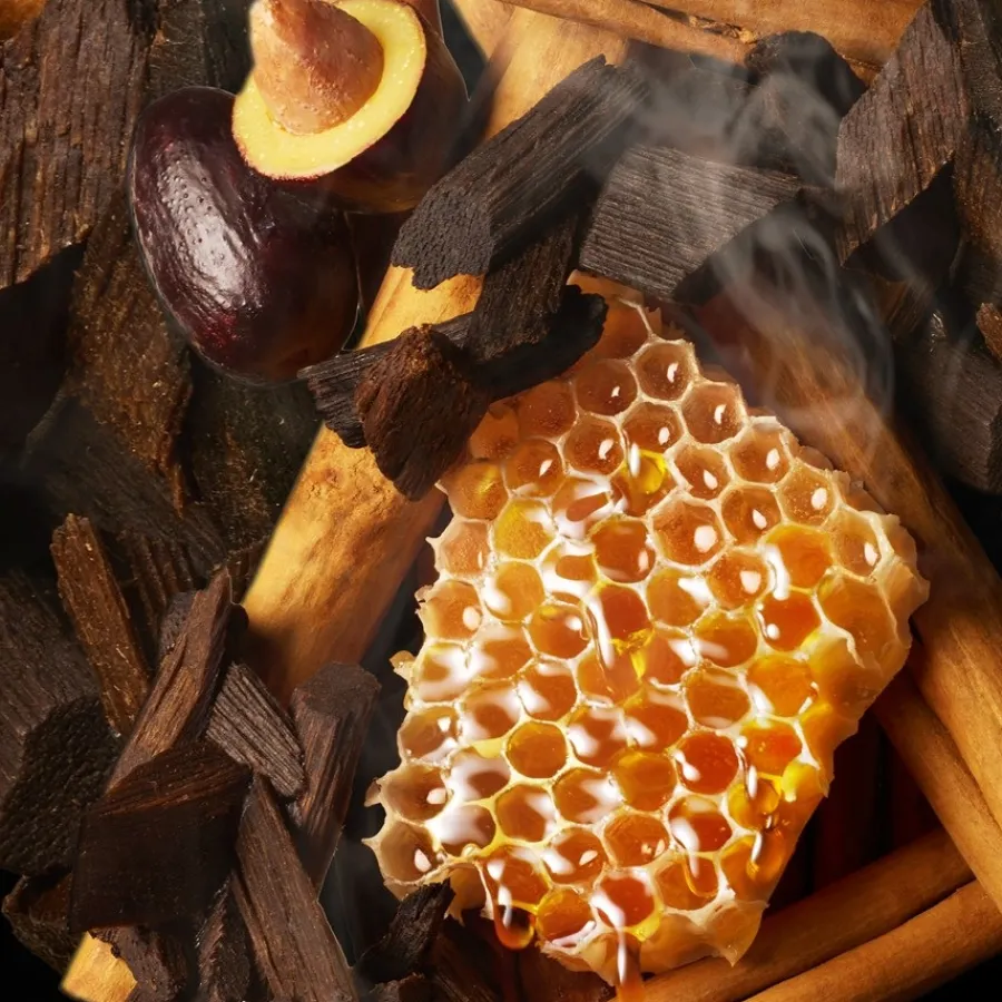 Molton Brown Mesmirising Oudh Accord & Gold Bath & Shower Gel von Sale