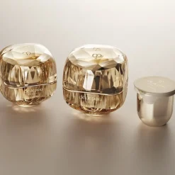 Clu00E9 de Peau Beautu00E9 Moisturizer La Crème von Clé de Peau Beauté Sale