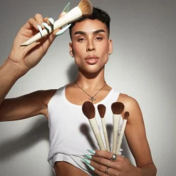 Morphe A24 Signature Foundation Brush M X ARIEL