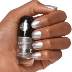 Essence Nagellack Satin CHROME Nail Polish von