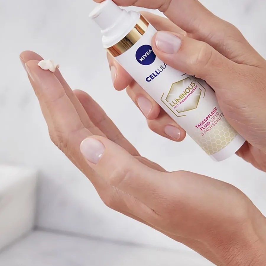 NIVEA Tagespflege Fluid LSF 50 Anti-Pigmentflecken