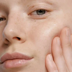 Mu00C1DARA Pflege Botanic Activist 4-Step Mini Renewal Routine Set von MÁDARA Outlet