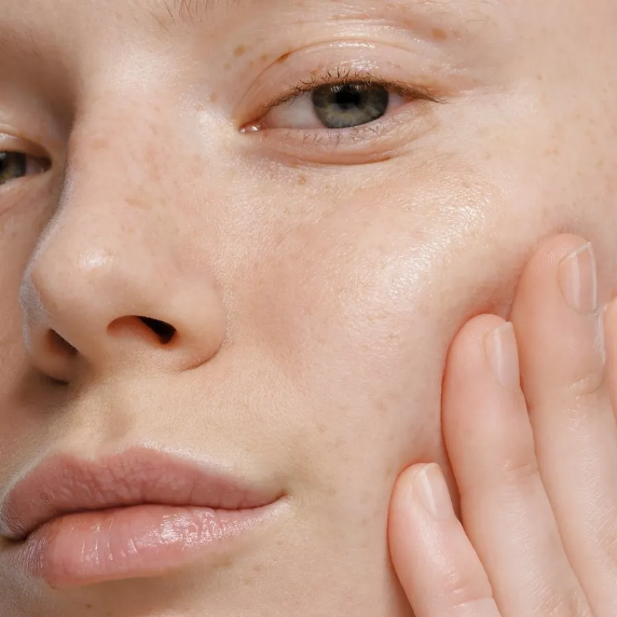 Mu00C1DARA Pflege Botanic Activist 4-Step Mini Renewal Routine Set von MÁDARA Outlet