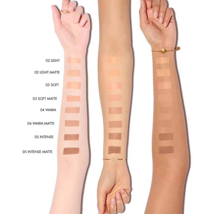 DIOR Puder Forever Nude Bronze Puder-Bronzer mit natürlichem Glanz oder mattem Finish von