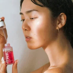 Mu00C1DARA Serum Peel Hyaloron Intense Peel Serum von MÁDARA Hot