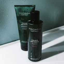 Mu00C1DARA Shampoo Colour & Shine Shampoo von MÁDARA