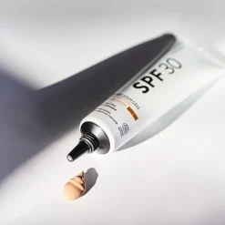 Mu00C1DARA Sonnenschutz Plant Stem Cell Age-Defying Face Sunscreen SPF 30 von MÁDARA