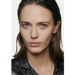 CHANEL TEINT GRUNDIERUNG ULTRA LE TEINT VELVET Foundation mit Weichzeichnereffekt. Samtig-mattes Finish. von Discount